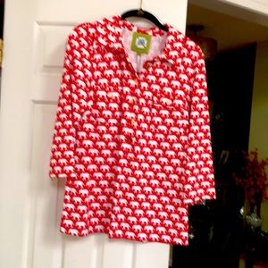 Ladies shirt. 3/4 sleeve and 3/4 button down the front. 92 % nylon & 8%elastane